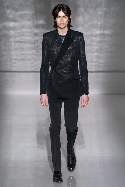 Look 28